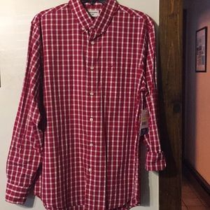 Dockers BNWT Men’s size medium long sleeve shirt.
